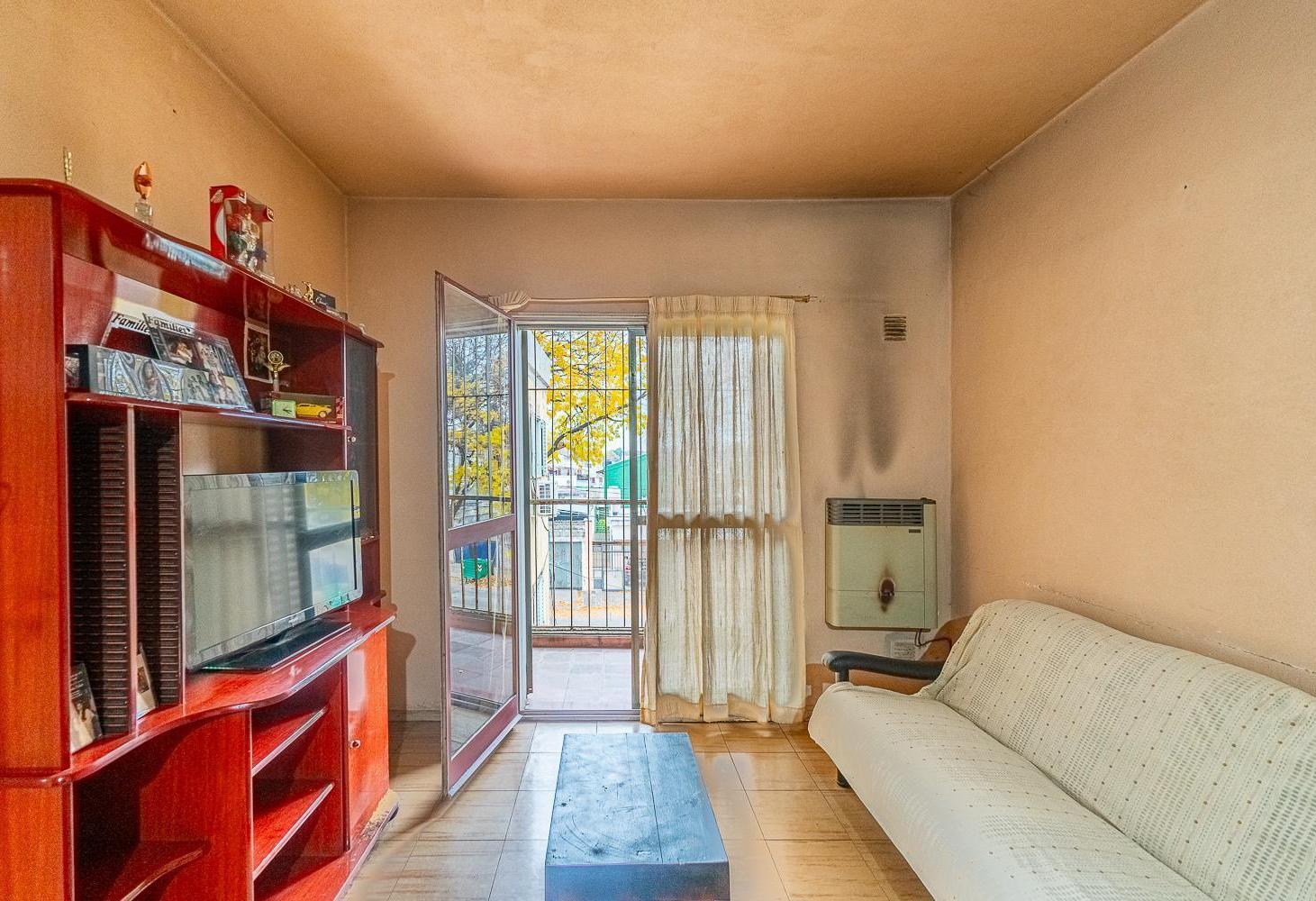VENTA - Departamento 3 dormitorios, y balcón - Barrio La Florida, Rosario.