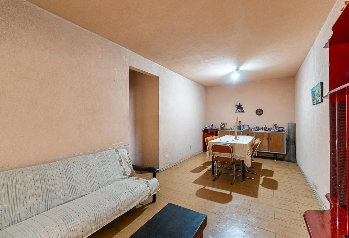 Foto de VENTA - Departamento 3 dormitorios, y balcón - Barrio La Florida, imagen 2
