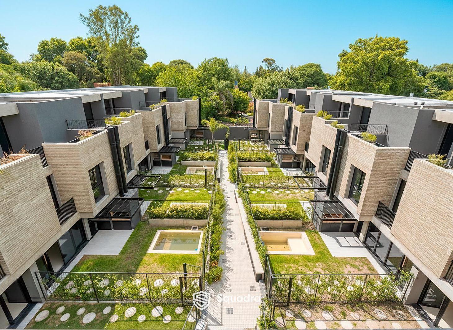 CASA - Casa de 3 Dormitorios con pileta exclusiva - Fisherton, Rosario.