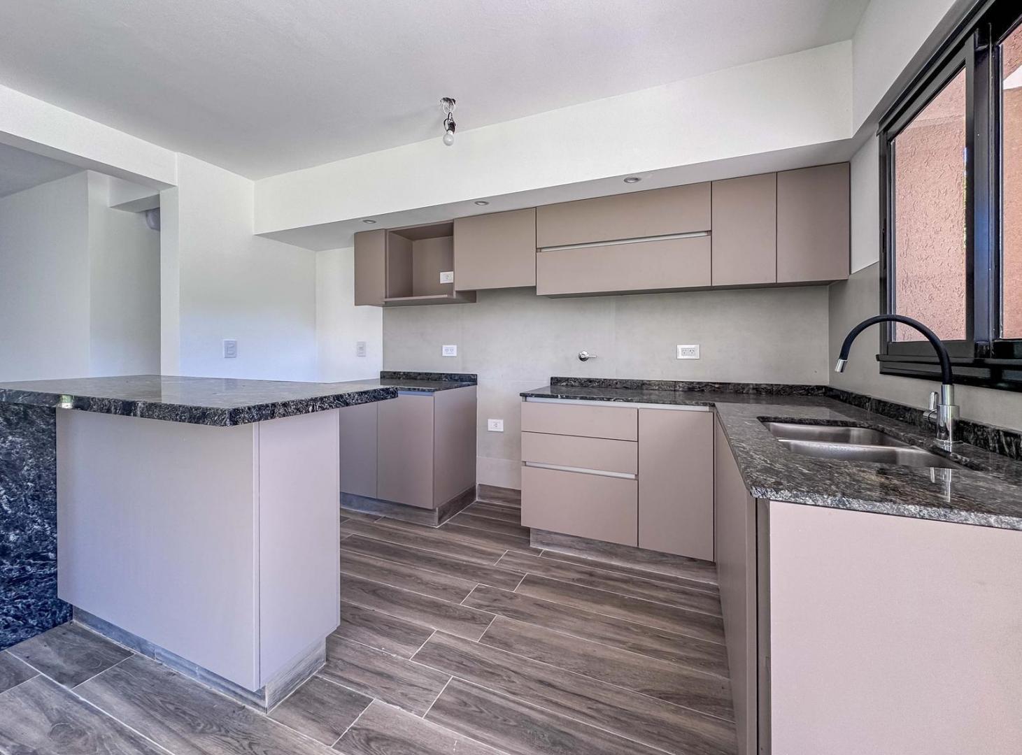 Foto de VENTA | PERMUTA - Casa a estrenar, 2 dormitorios con piscina, imagen 5