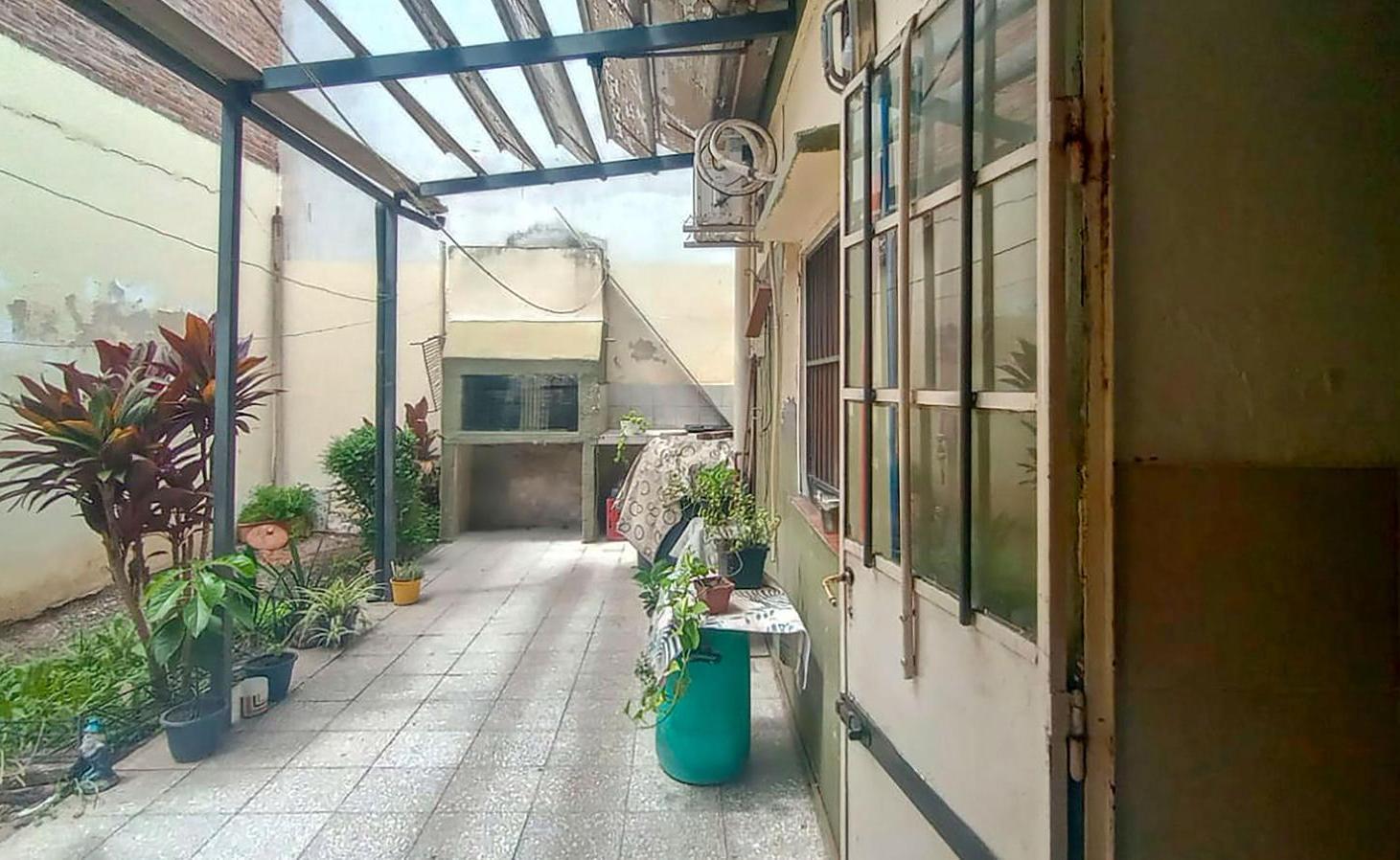 VENTA - Casa de 4 dormitorios con cochera - Barrio Belgrano, Rosario. APTO CRÉDITO.