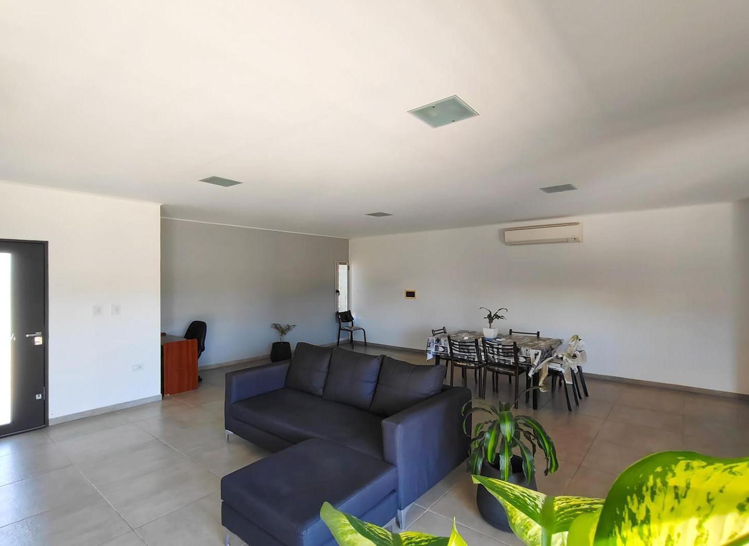 Foto de VENTA | PERMUTA - Casa de 1 dormitorio con cochera doble - Campiñas de, imagen 4