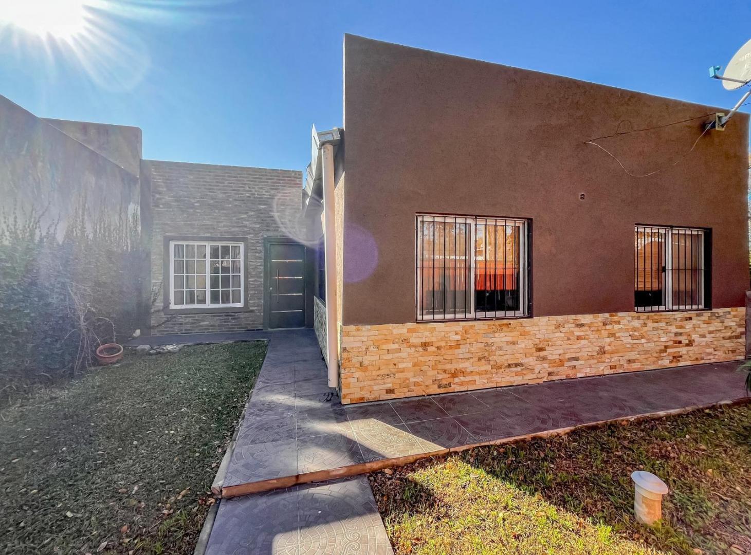 Foto de VENTA | PERMUTA - Casa de 2 dormitorios, jardín y pileta - Andino, imagen 5