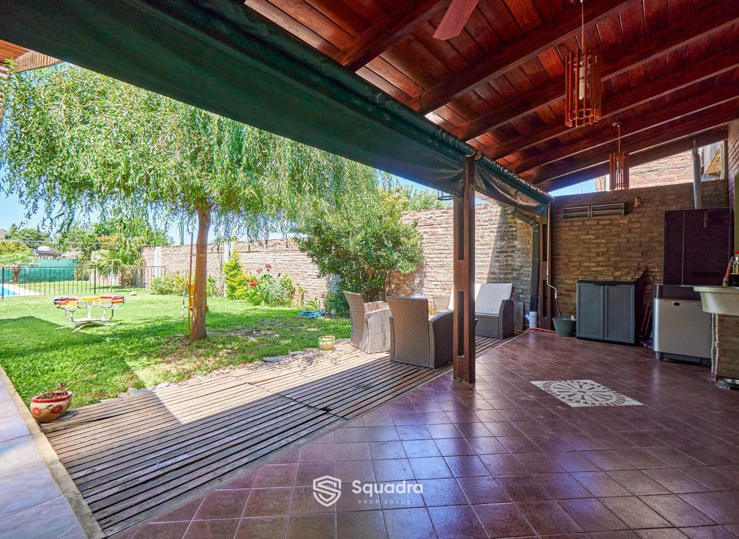 VENTA / PERMUTA - Casa de 3 dormitorios, Jardín y Piscina. Pueblo Esther