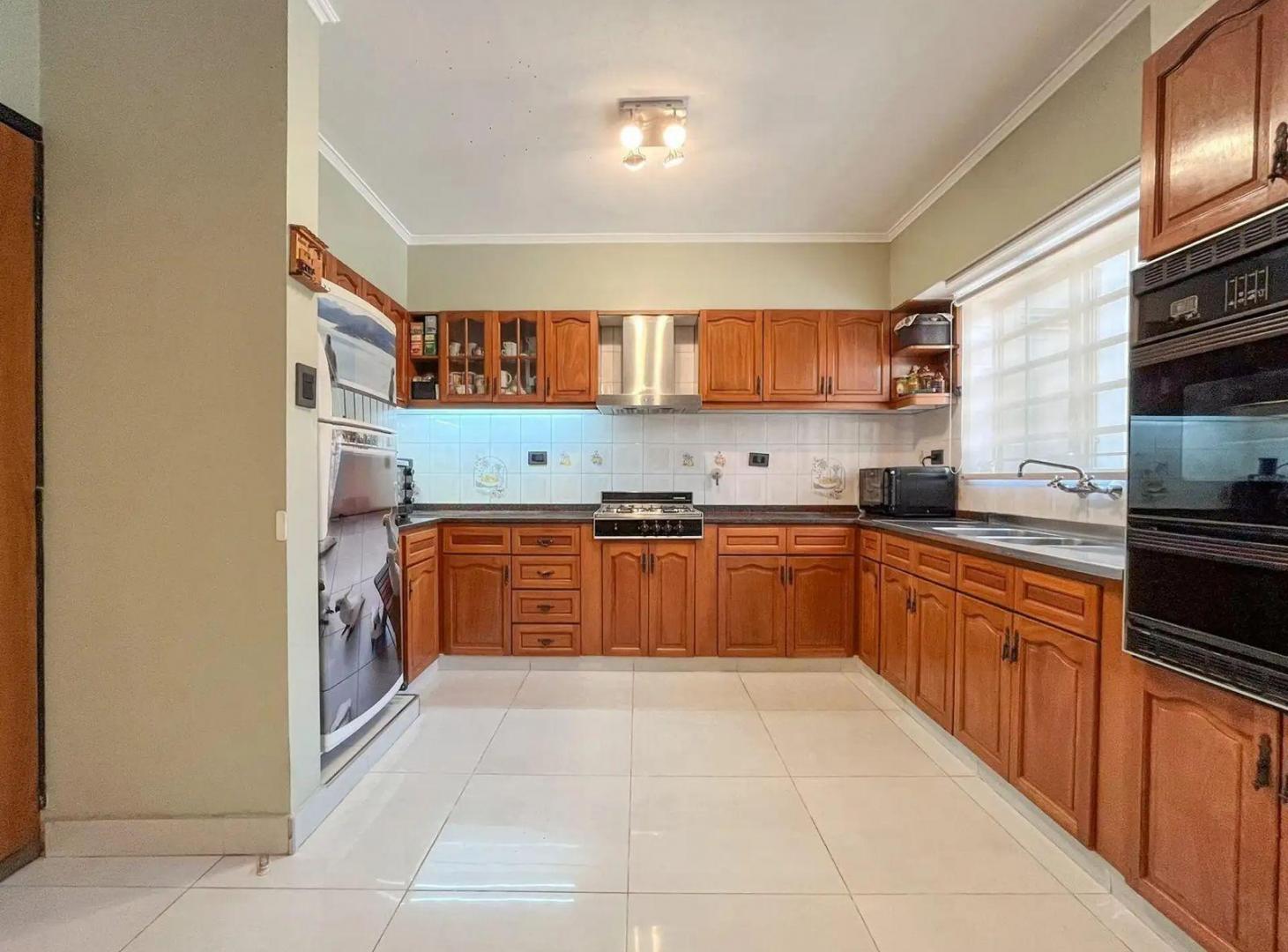 Foto de VENTA | PERMUTA - Casa de 3 dormitorios - Alvear, Rosario - APTA, imagen 2