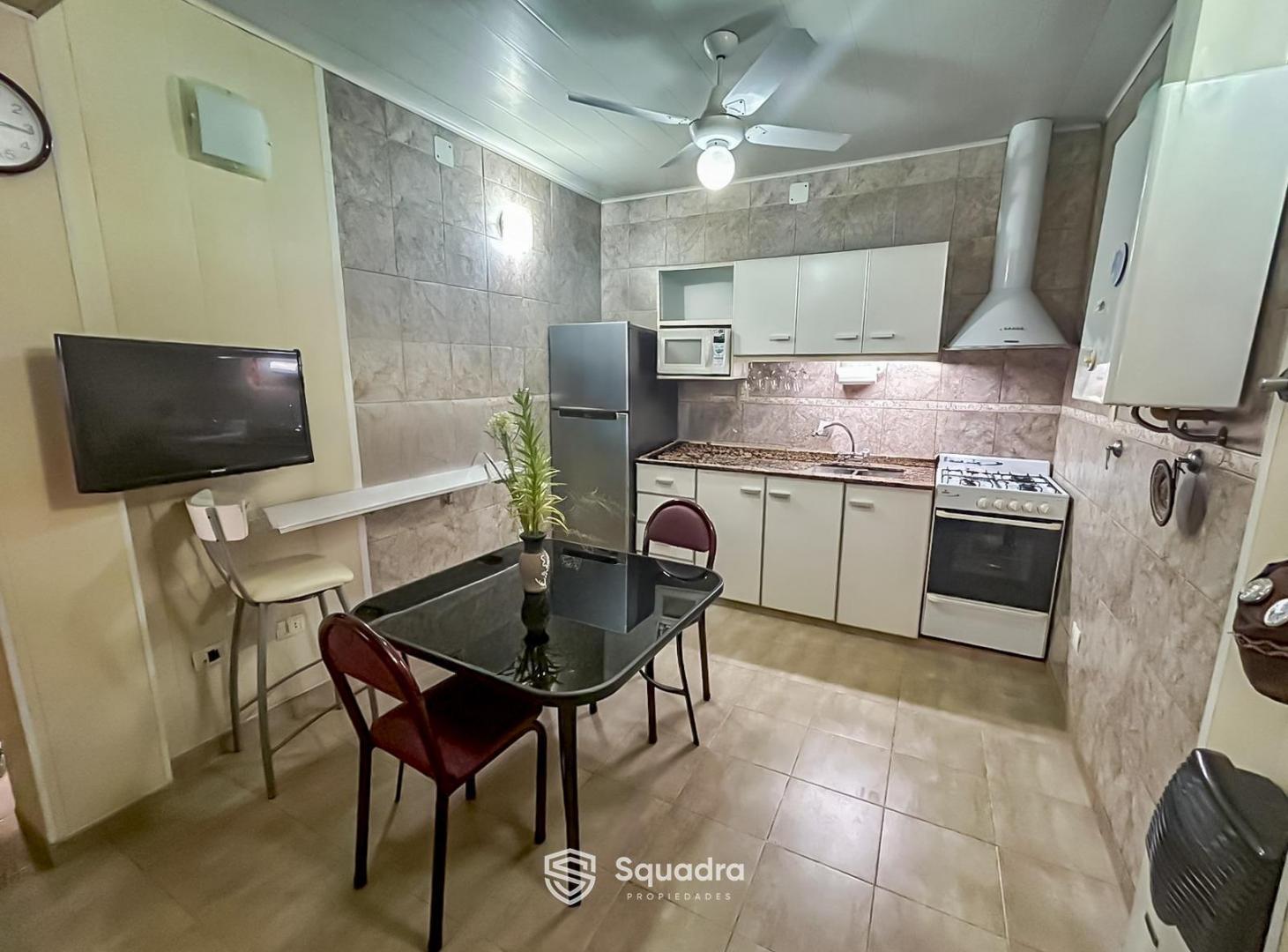 VENTA - Casa única de pasillo, con patio y parrillero - Barrio Tablada, Rosario. APTA CRÉDITO.
