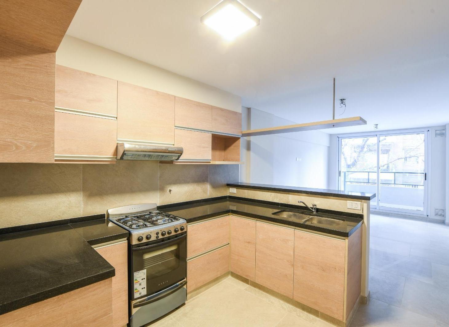 VENTA - Departamento 1 dormitorio con doble balcón - Martin, Rosario.