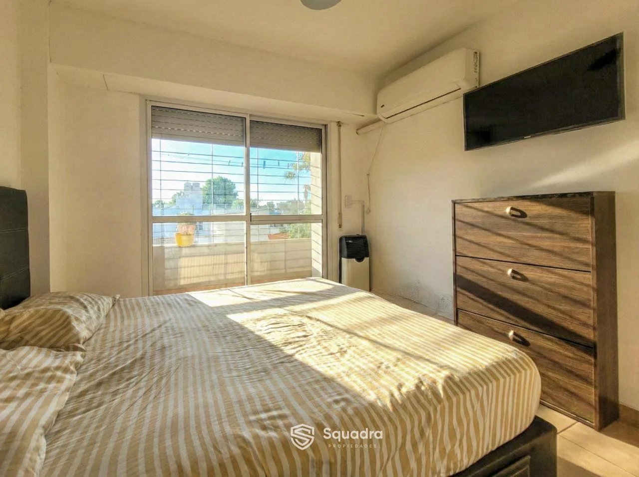 VENTA | PERMUTA - Departamento 2do piso por escaleras, 2 dormitorios - Barrio Las Heras, Rosario.