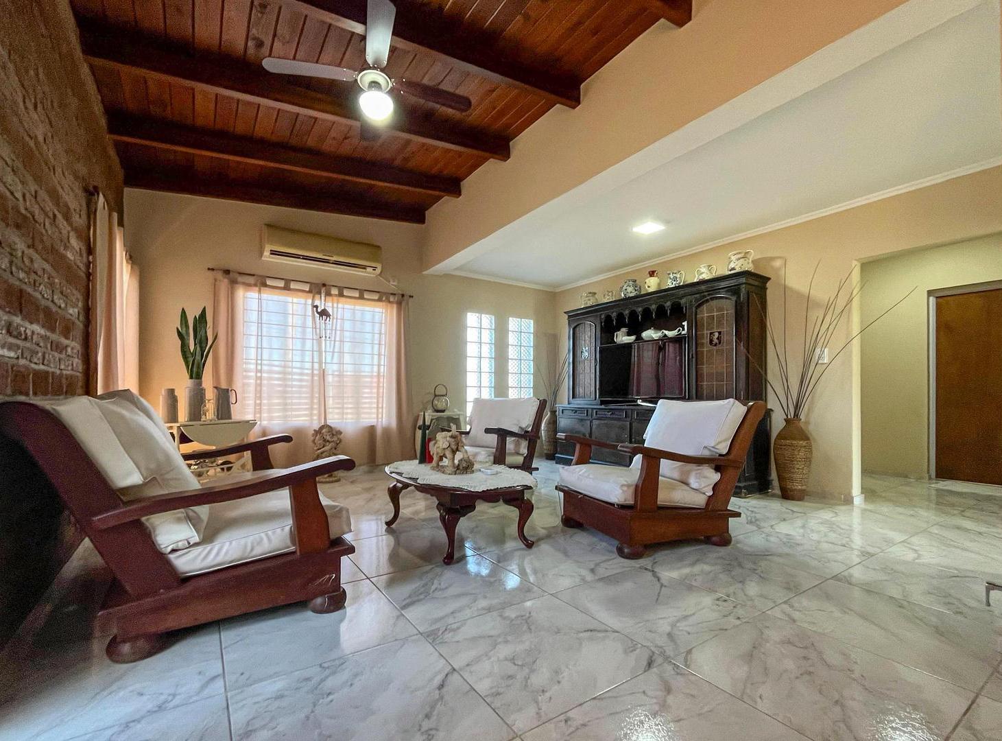 Foto de Venta Casa 2 dormitorios - Quincho y Pileta - Luis Palacios., imagen 4