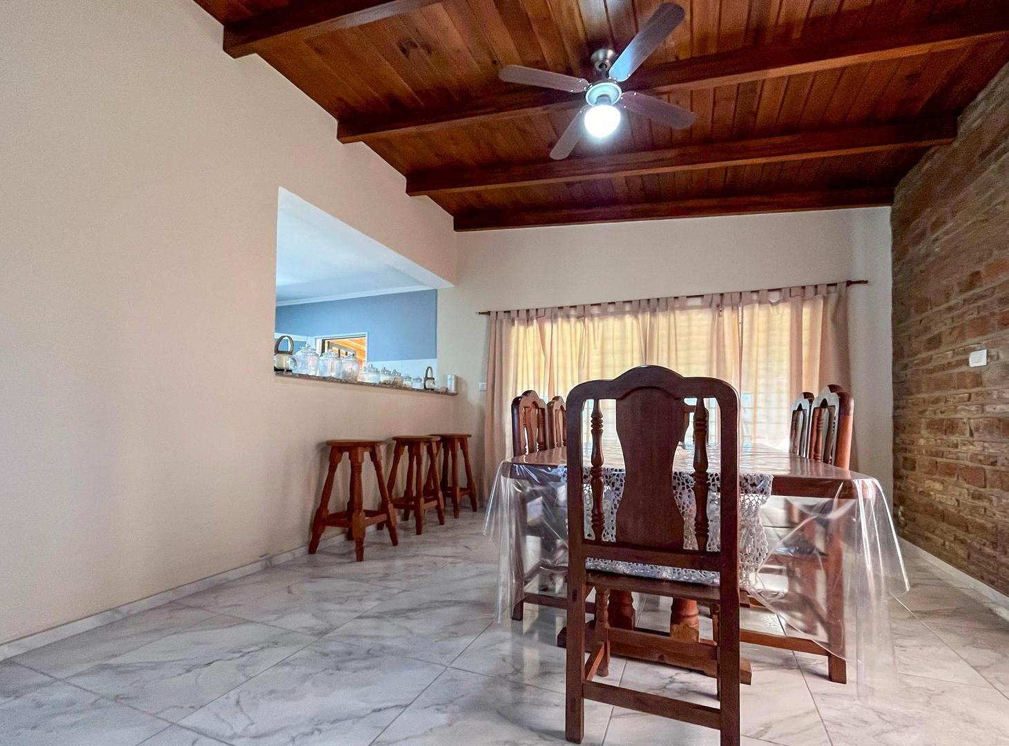 Foto de Venta Casa 2 dormitorios - Quincho y Pileta - Luis Palacios., imagen 3
