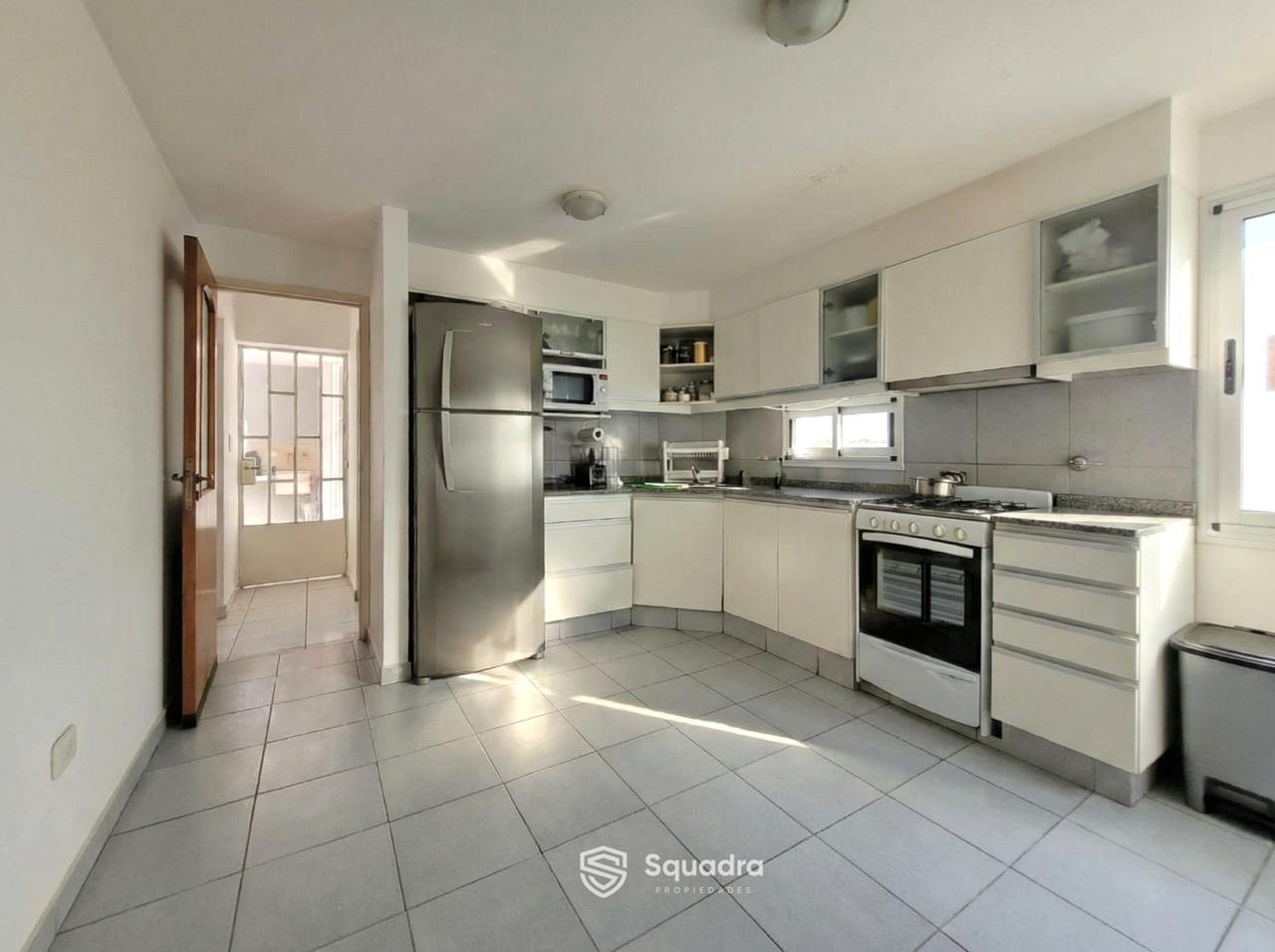 VENTA | PERMUTA - Casa de 3 dormitorios, con jardín y parrillero - Fisherton - APTA CRÉDITO.