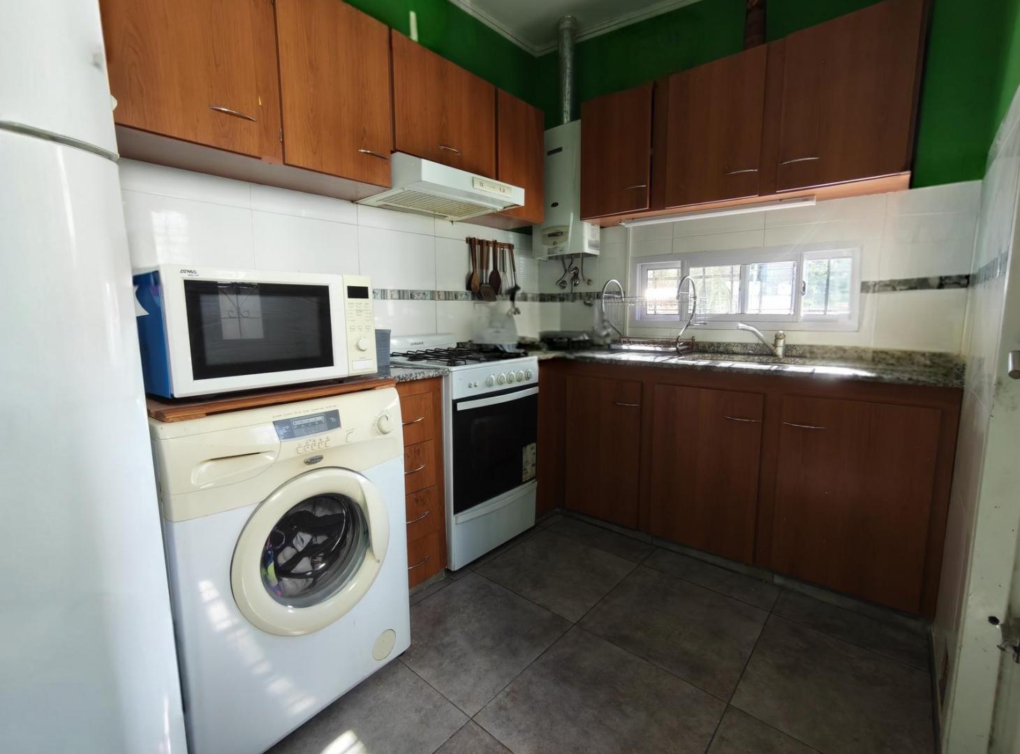 VENTA - PH en planta alta con balcón al frente - Barrio Parque Casado, Rosario