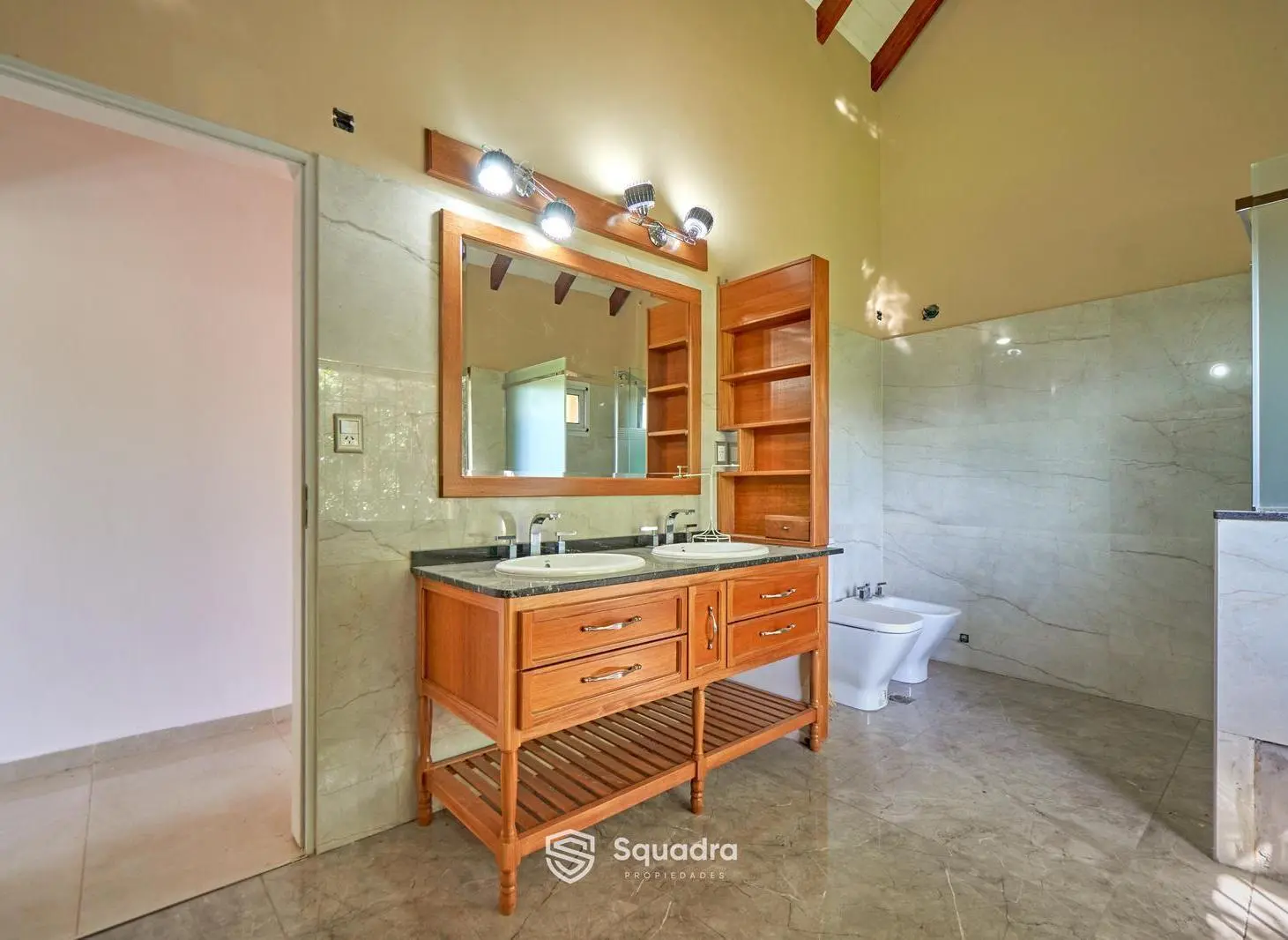 VENTA | PERMUTA - Casa de dos dormitorios, galería, piscina - Garita 14, Funes. 2