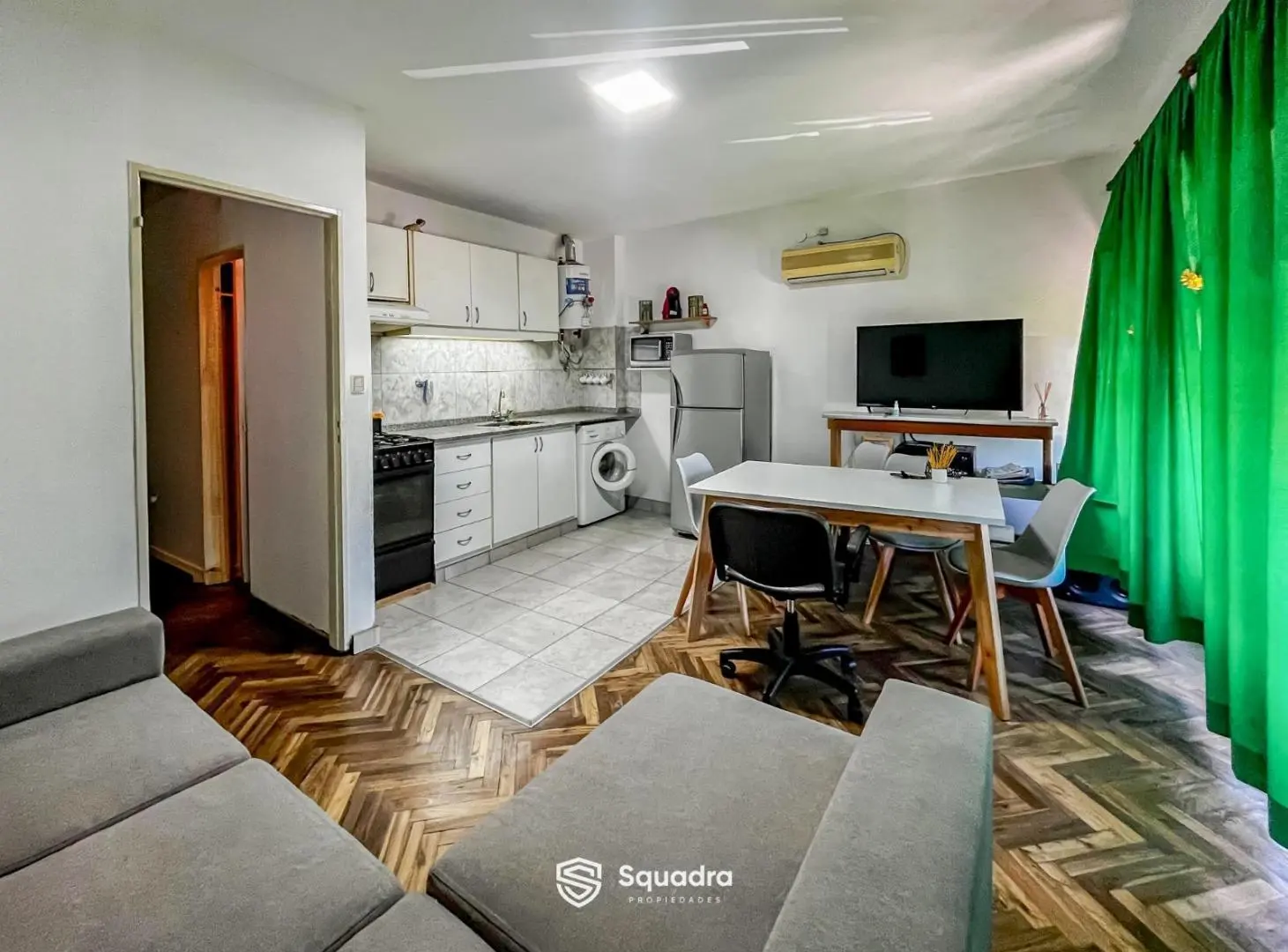 VENTA | PERMUTA - Casa de dos plantas, 3 dormitorios, jardín y pileta.Belgrano, Rosario. 2