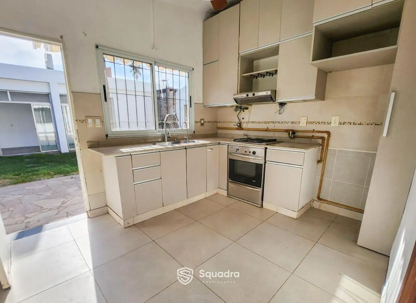 VENTA | PERMUTA - Casa de 2 domitorios y garage - Lomas de Alberdi, Rosario. APTO CRÉDITO. 1