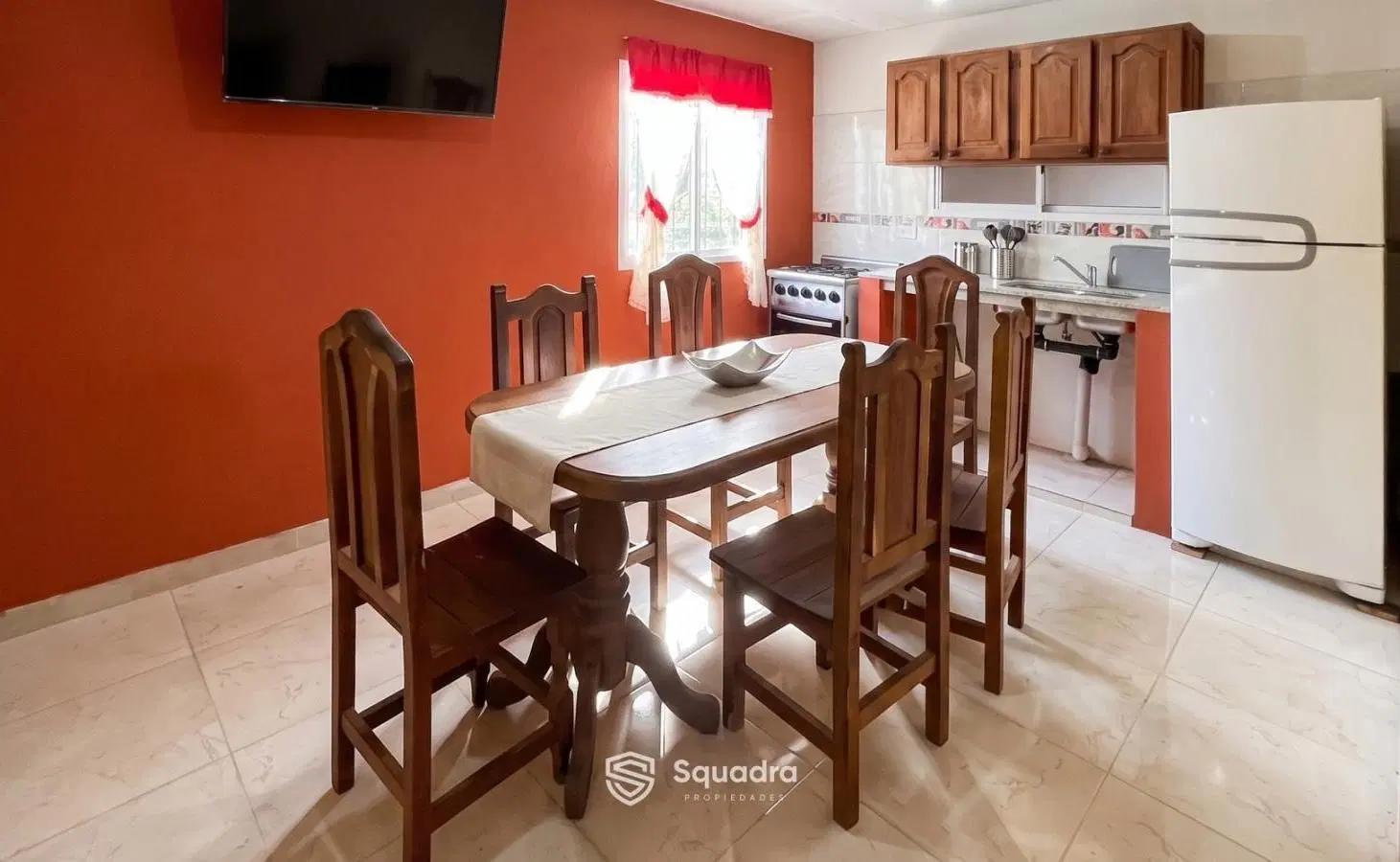 VENTA | PERMUTA - Casa de dos dormitorios en P.A. y Quincho con pileta en P.B -  Ibarlucea. 3
