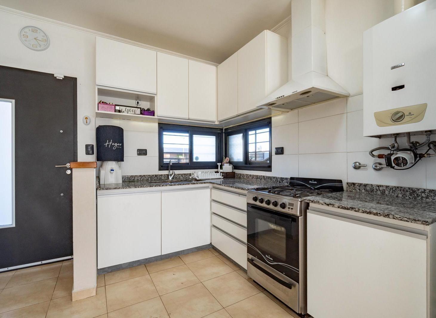 Foto de VENTA/PERMUTA - Casa - 3 Dormitorios - Tierra de Sueños 3, Roldán, imagen 4