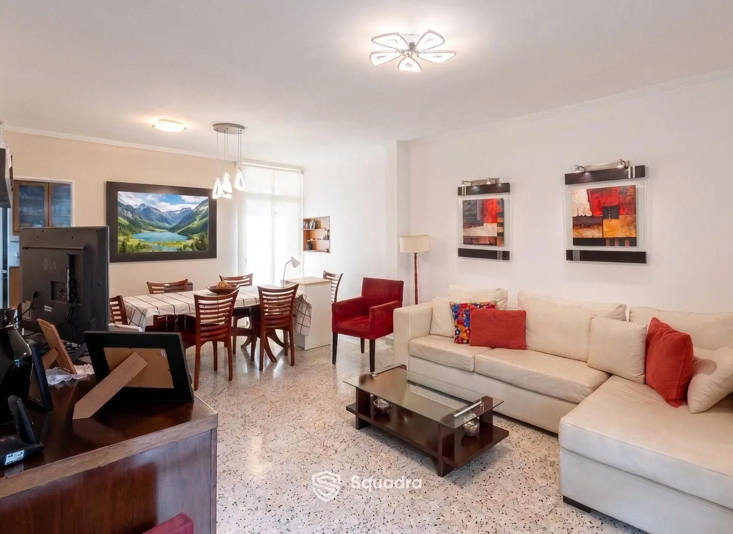 VENTA - Departamento 2 dormitorios más comodín y balcón - Barrio Martin, Rosario. 3