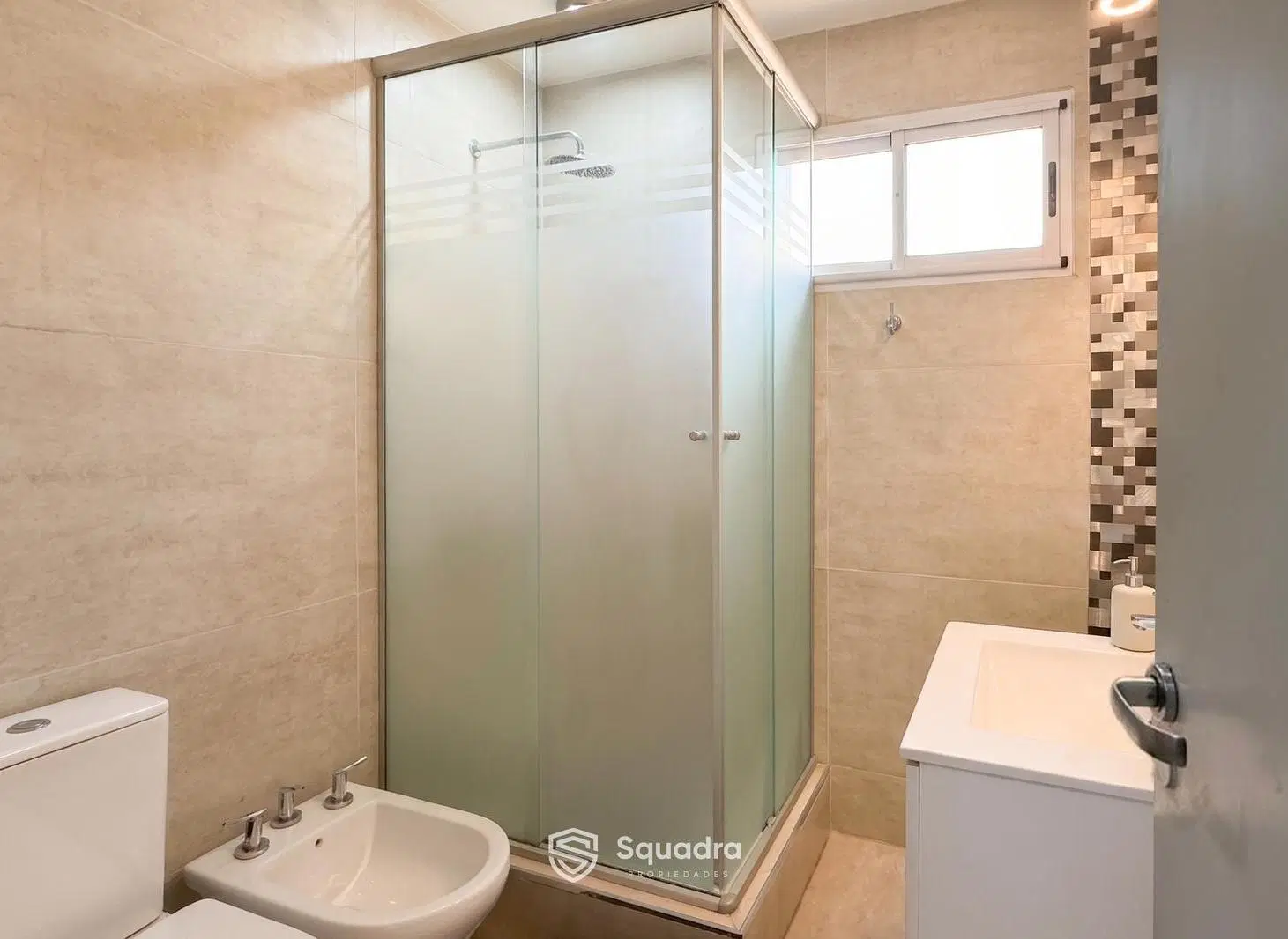 VENTA - Departamento 2 dormitorios más comodín y balcón - Barrio Martin, Rosario. 8