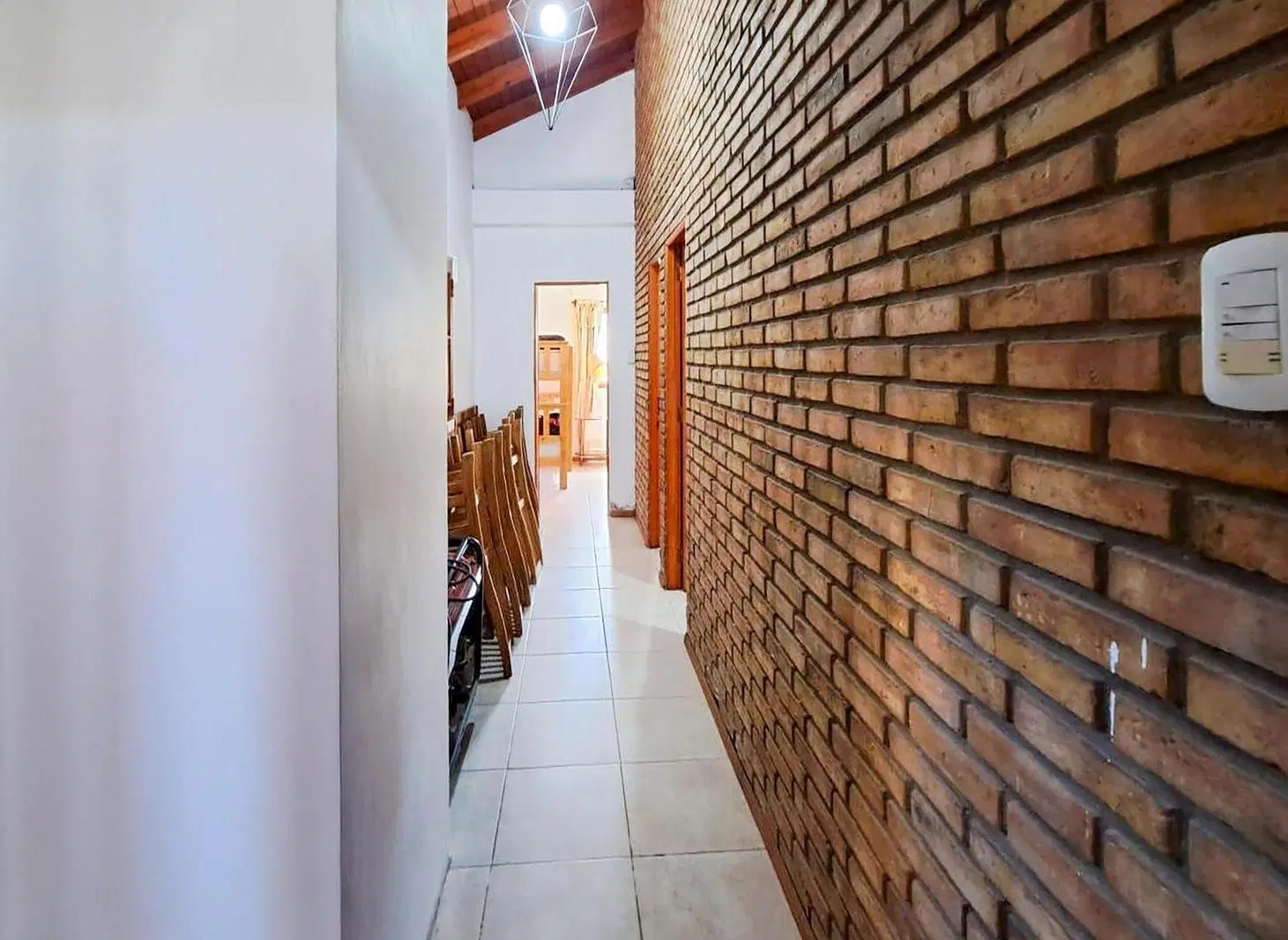 VENTA | PERMUTA - Casa de 2 dormitorios con galería y piscina - Roldán. 3