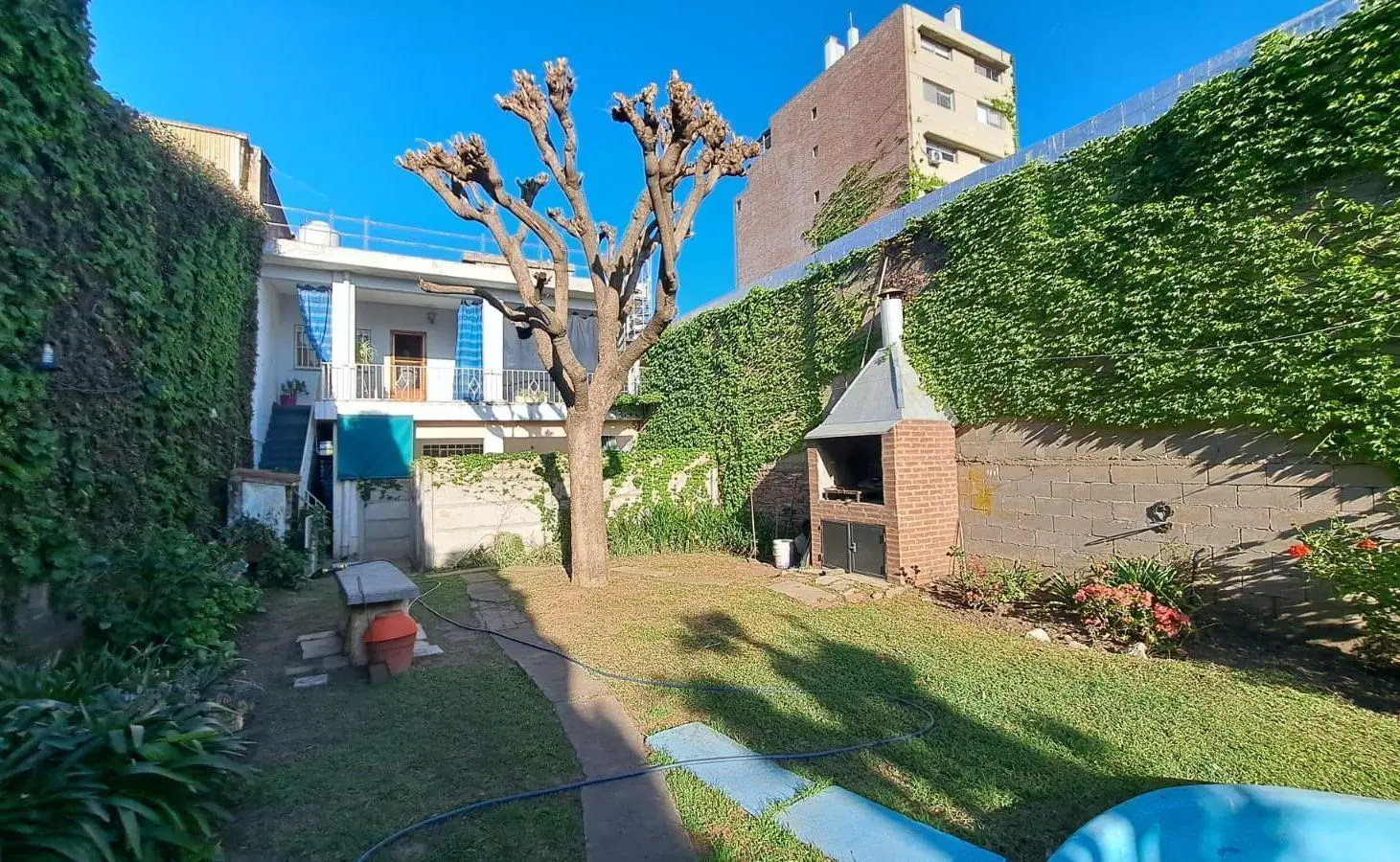 VENTA - Dos casas 2 dormitorios con dos cochera y balcón - Alberdi, Rosario. 5