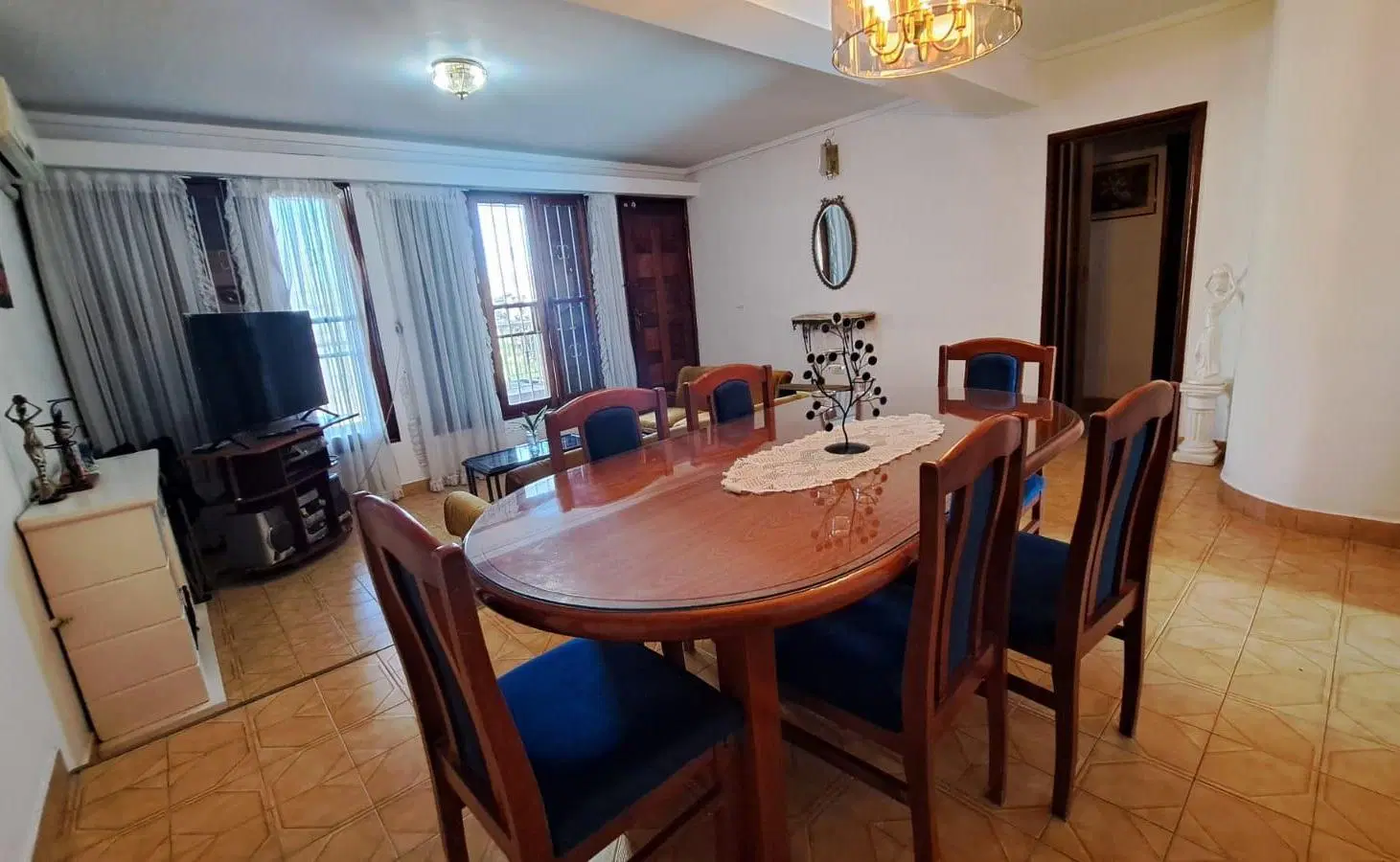 VENTA - Dos casas 2 dormitorios con dos cochera y balcón - Alberdi, Rosario. 2