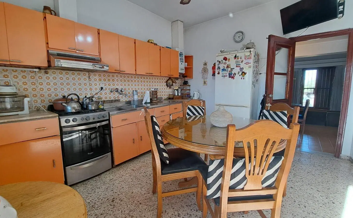 VENTA - Dos casas 2 dormitorios con dos cochera y balcón - Alberdi, Rosario. 3
