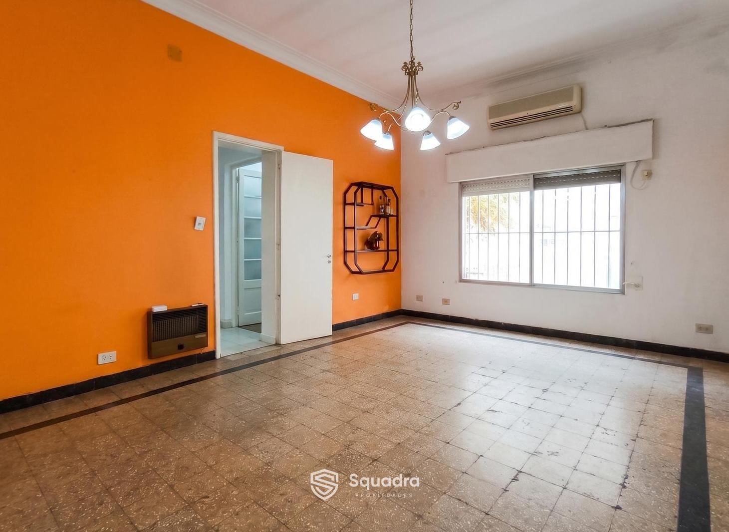 VENTA - Casa 2 Dormitorios, con cochera - Barrio Echesortu, Rosario.