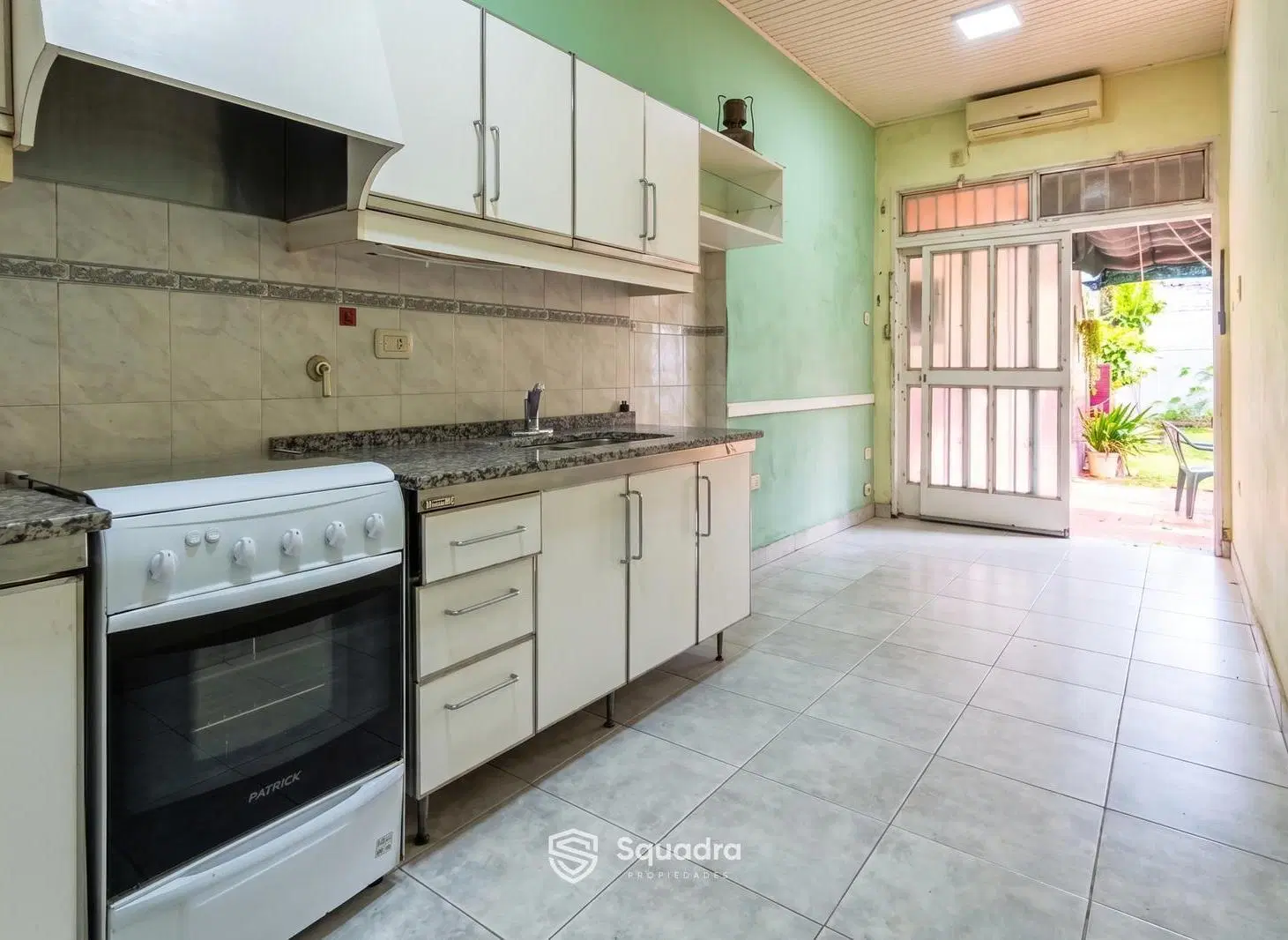 VENTA - Casa 2 Dormitorios, con cochera - Barrio Echesortu, Rosario. 2