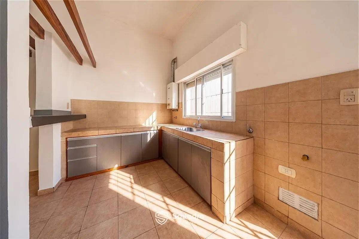 VENTA - Casa de 2 dormitorios, con patio y terraza - Bella Vista, Rosario - APTA CRÉDITO. 1