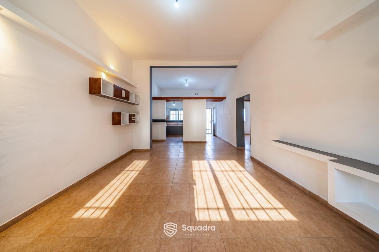 VENTA - Casa de 2 dormitorios, con patio y terraza - Bella Vista, Rosario - APTA CRÉDITO.