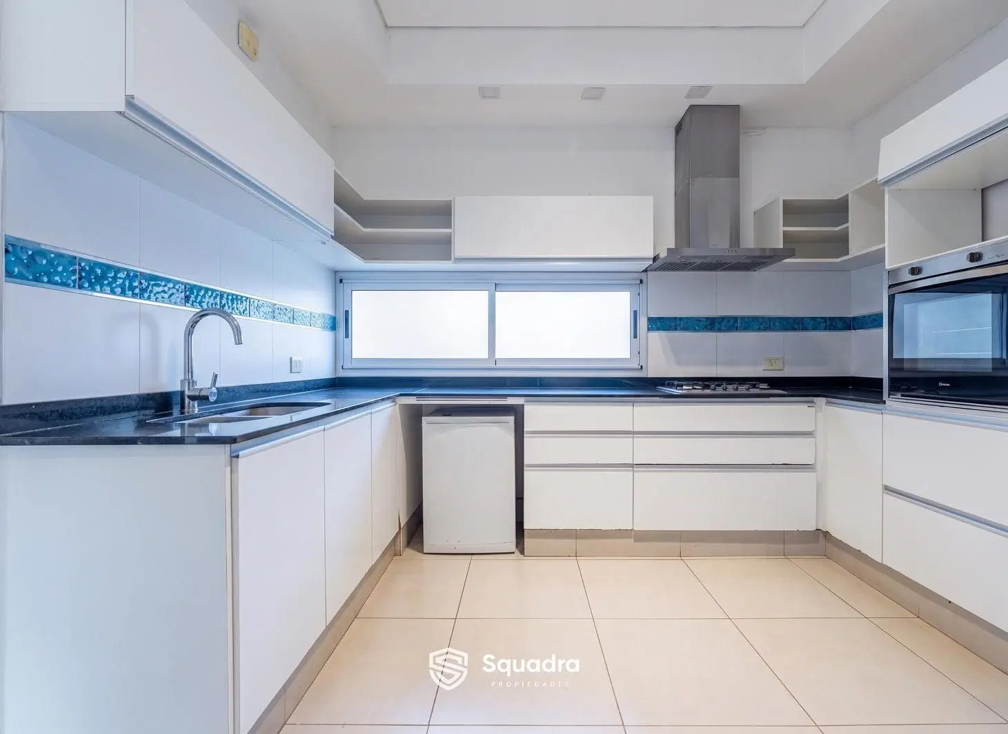VENTA - Casa de 3 dormitorios, cochera doble y pileta - Pueblo Esther - APTO CRÉDITO. 4