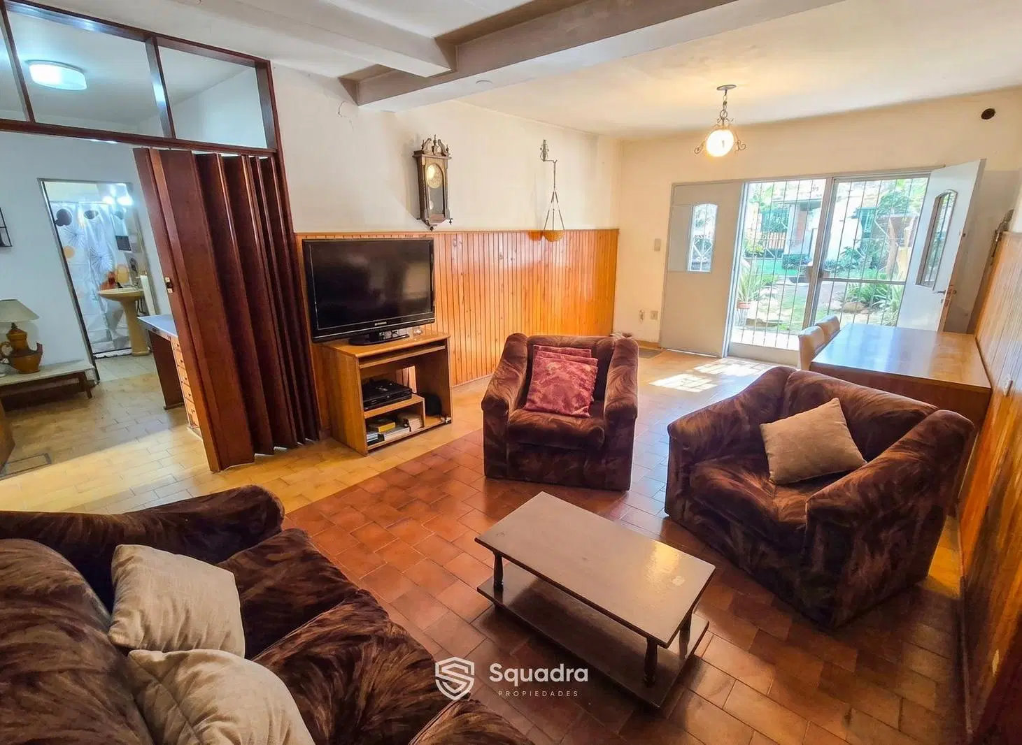 VENTA - Casa de tres dormitorios, patio con parrillero y cochera. Ntra Sra de la Guardia, Rosario. 3