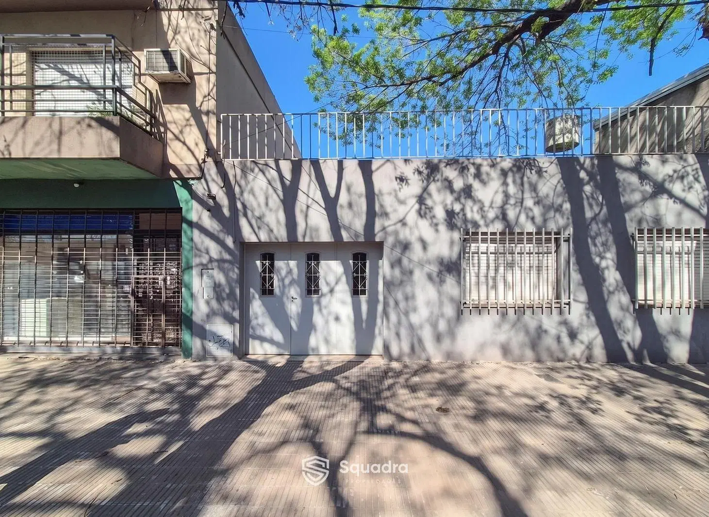 VENTA - Casa de tres dormitorios, patio con parrillero y cochera. Ntra Sra de la Guardia, Rosario. 5