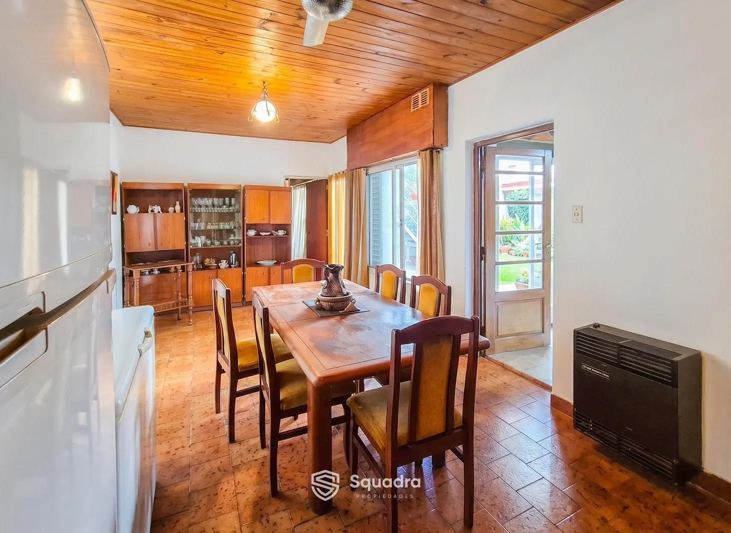 VENTA - Casa de tres dormitorios, patio con parrillero y cochera. Ntra Sra de la Guardia, Rosario. 1