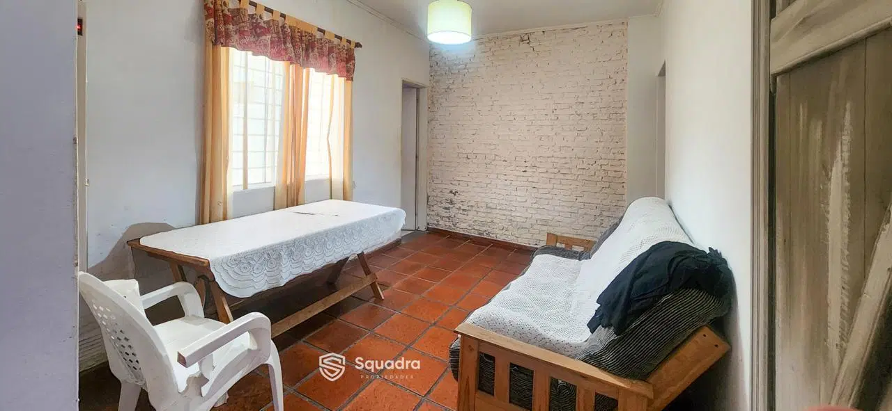 VENTA | PERMUTA - Casa 2 dormitorios con cochera y local comercial al frente - Alberdi, Rosario. 2