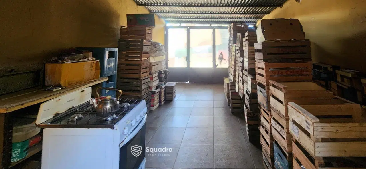 VENTA | PERMUTA - Casa 2 dormitorios con cochera y local comercial al frente - Alberdi, Rosario. 4