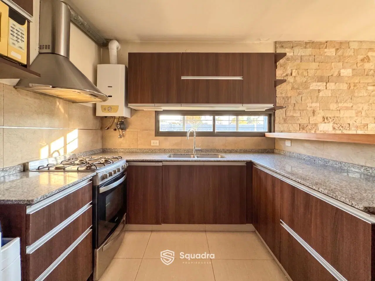 VENTA | PERMUTA - Casa 3 dormitorios, con jardín y parrillero - Roldán. 5