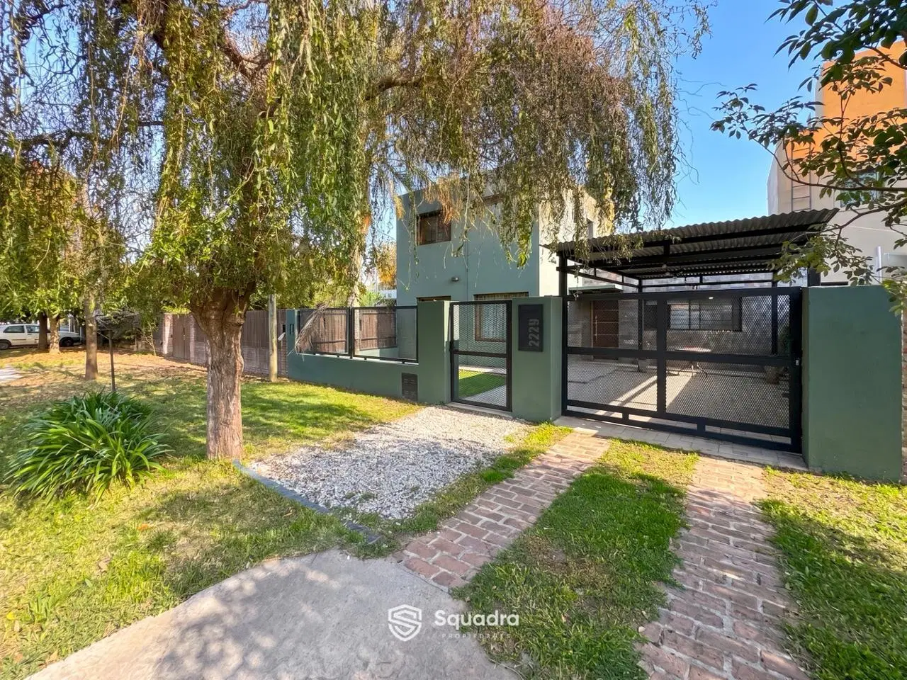 VENTA | PERMUTA - Casa 3 dormitorios, con jardín y parrillero - Roldán. 1