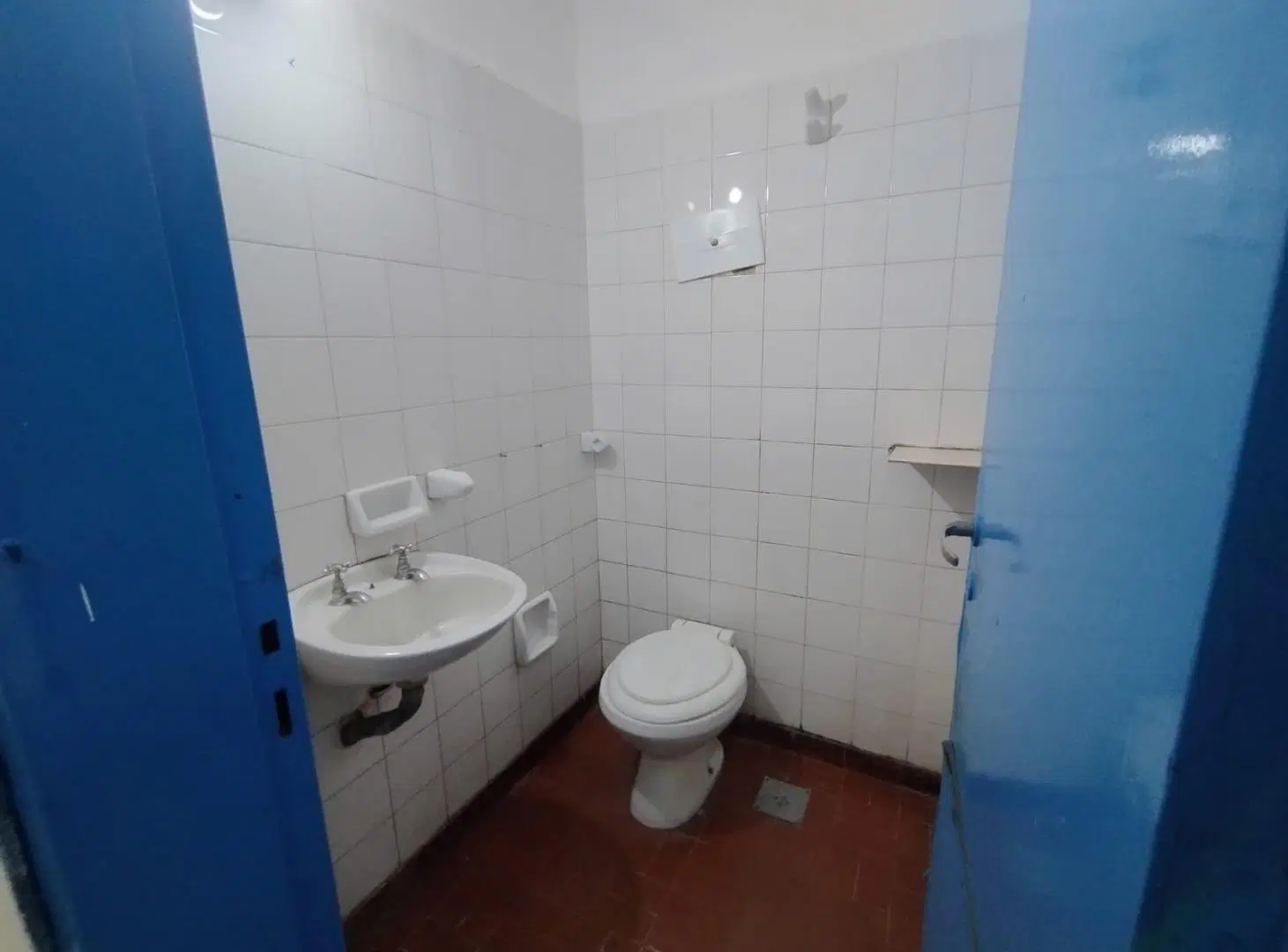 ALQUILER - Local de 460m2. Pichincha, Rosario 4