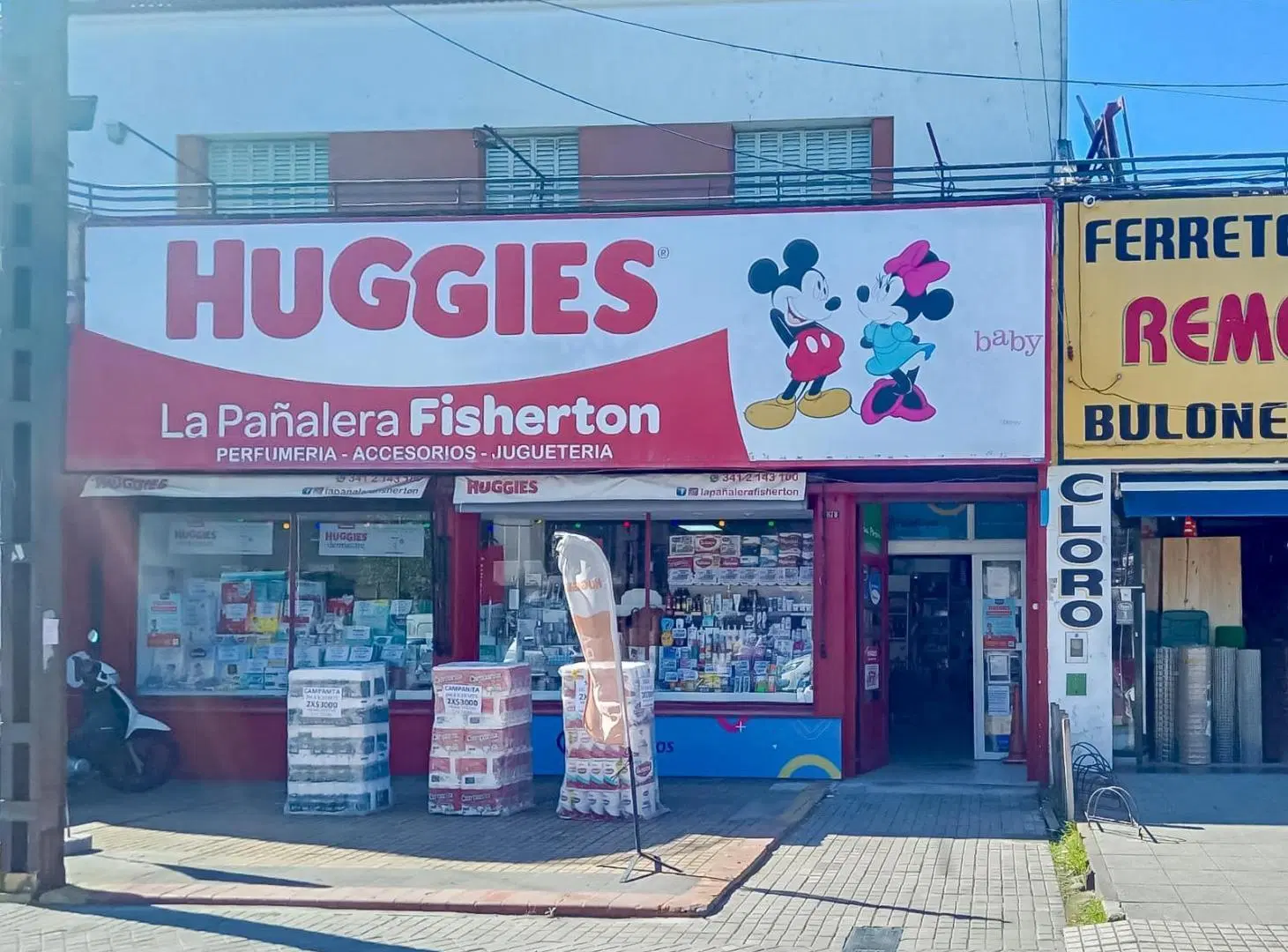 VENTA | PERMUTA – Casa de 3 dormitorios con balcón y local comercial - Fisherton, Rosario. 2
