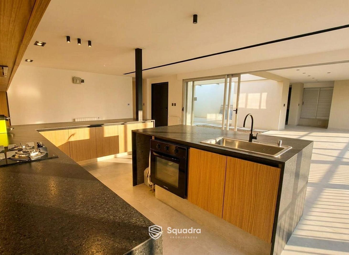 VENTA - Casa de 3 dormitorios con piscina, cochera doble y jardín - Don Mateo, Funes.