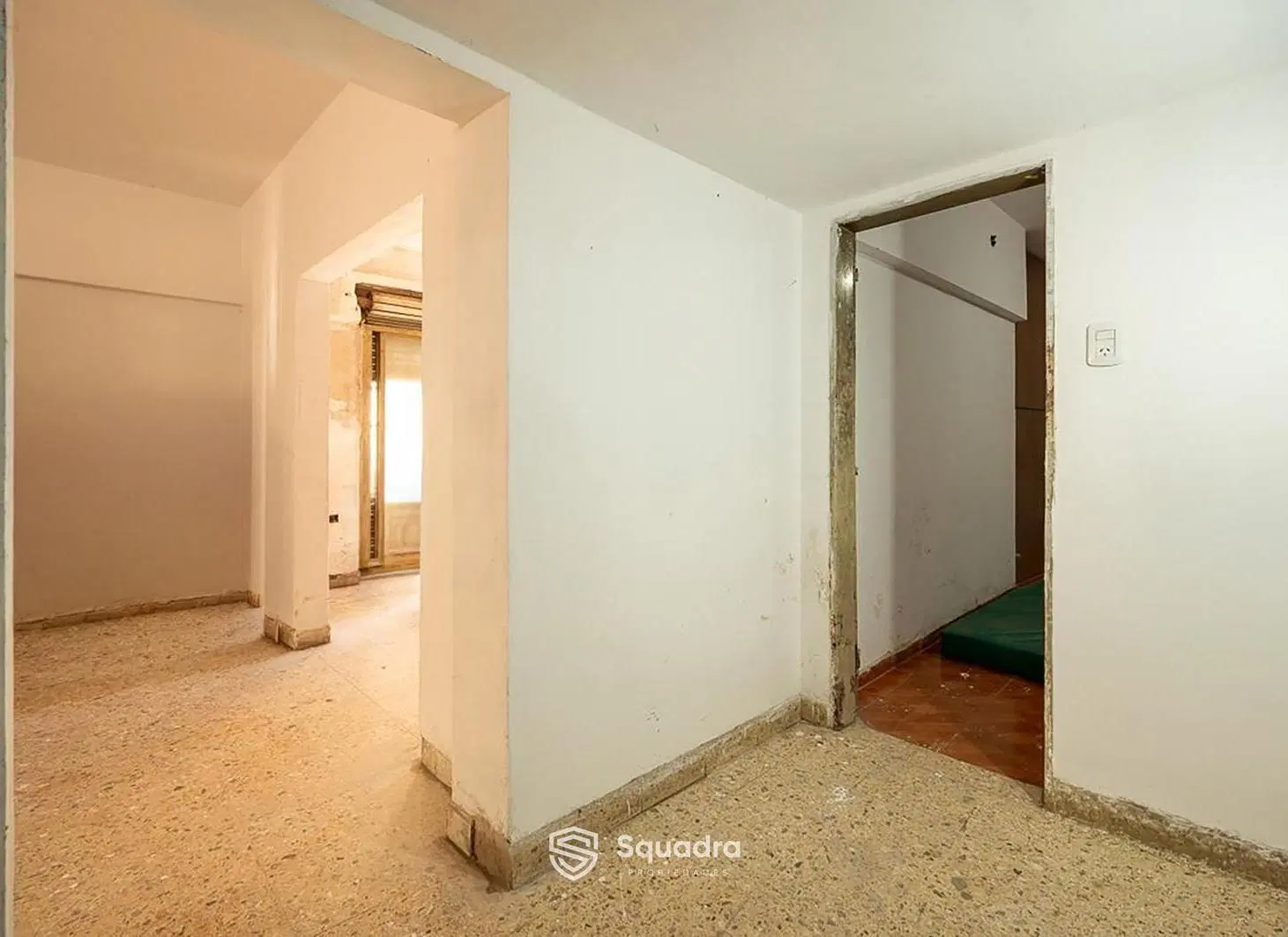 VENTA | PERMUTA - Casa de 2 dormitorios con cochera y patio verde - Fisherton. APTO CRÉDITO. 3