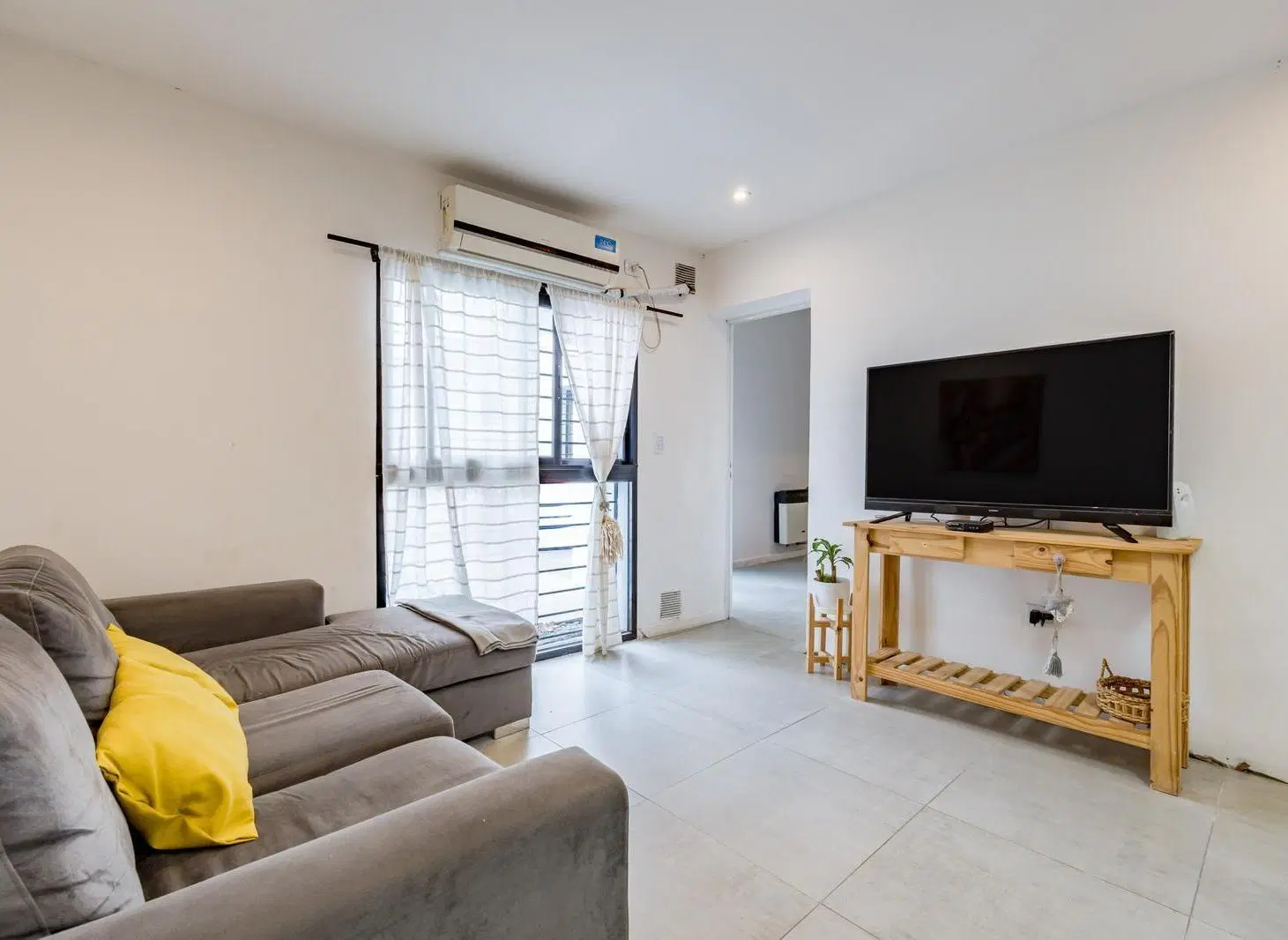 VENTA | PERMUTA - Casa 3 dormitorios y comodín, piscina y quincho - Echesortu, Rosario. 5
