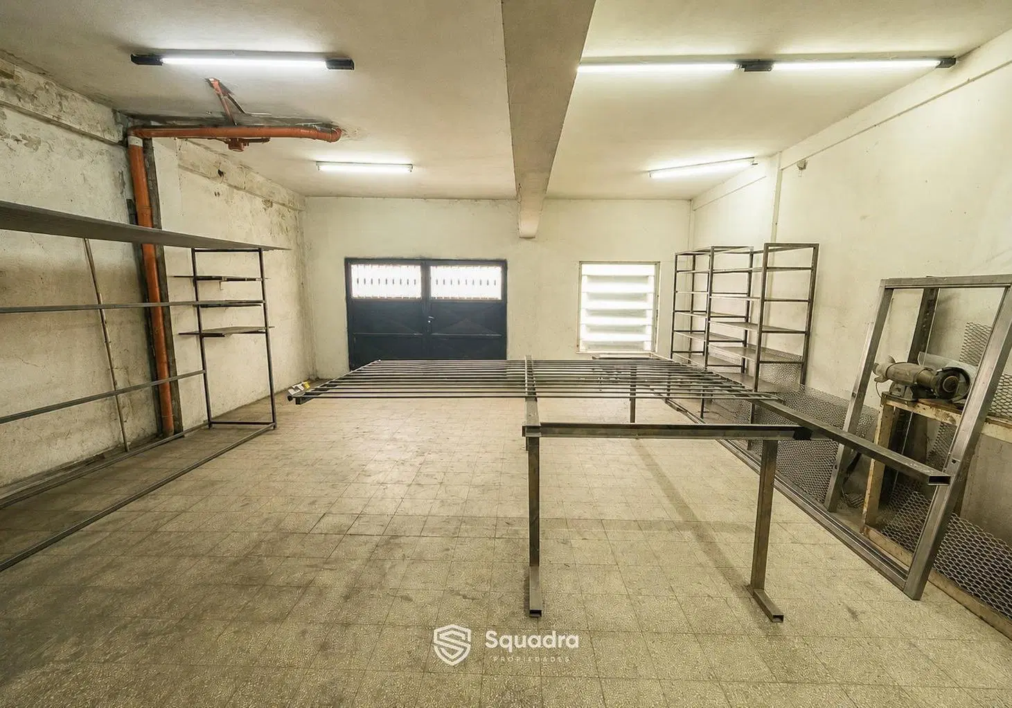 VENTA | PERMUTA - Casa de 2 dormitorios con cochera, balcón y local - Pérez. APTO CRÉDITO. 4
