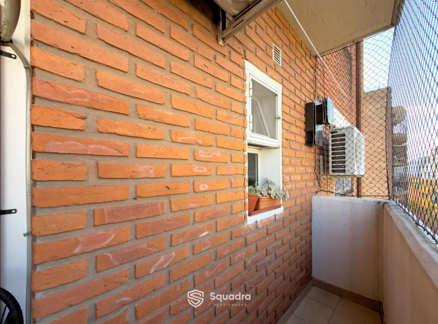 Departamento dos dormitorios y cochera. Echesortu 5