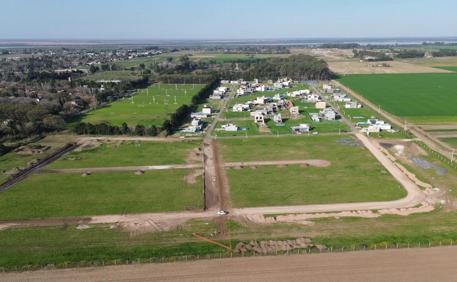 VENTA - Lote de 300 m2 - Barrio Cerrado, Pueblo Esther. 4