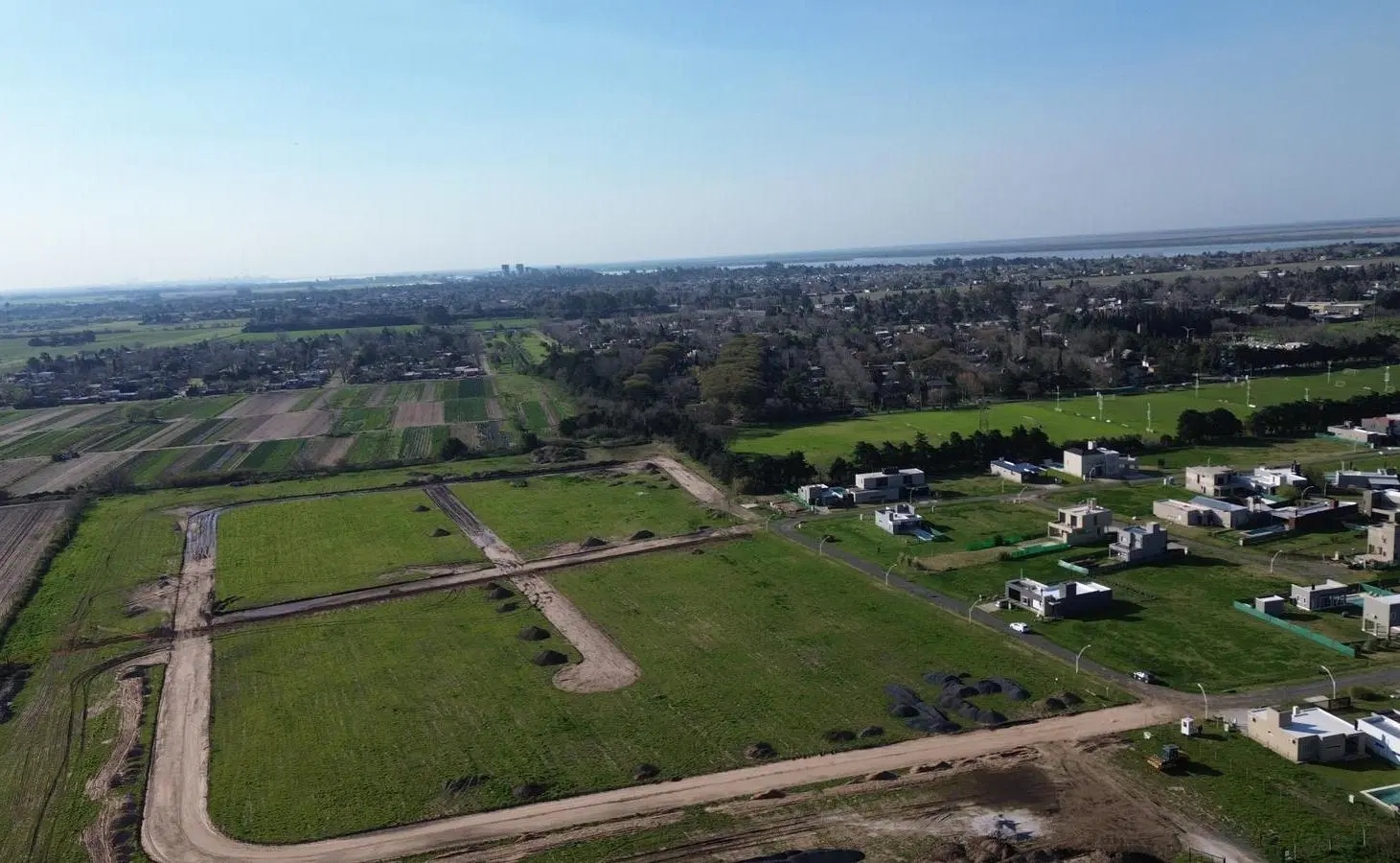 VENTA - Lote de 330 m2 - Barrio Cerrado, Pueblo Esther. 4