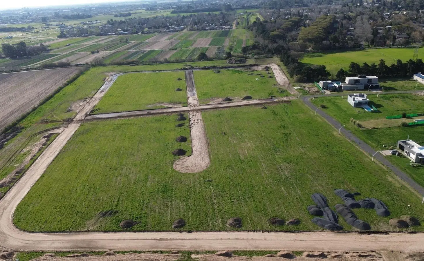 VENTA - Lote de 330 m2 - Barrio Cerrado, Pueblo Esther. 2