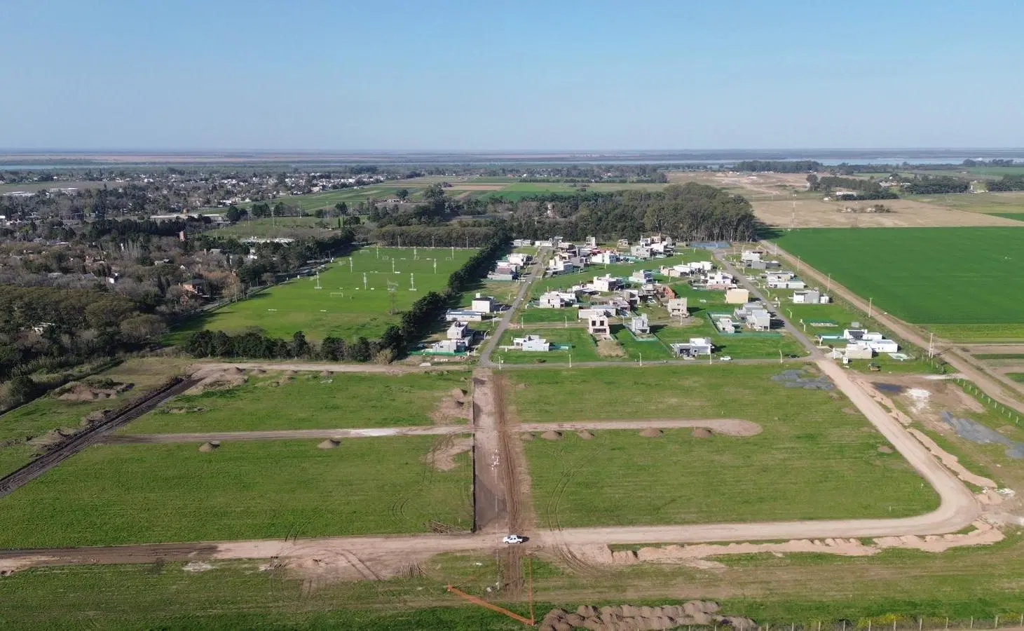 VENTA - Lote de 330 m2 - Barrio Cerrado, Pueblo Esther. 3